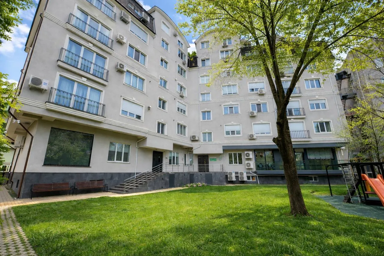 Chișinău Botanica str. Grenoble 12