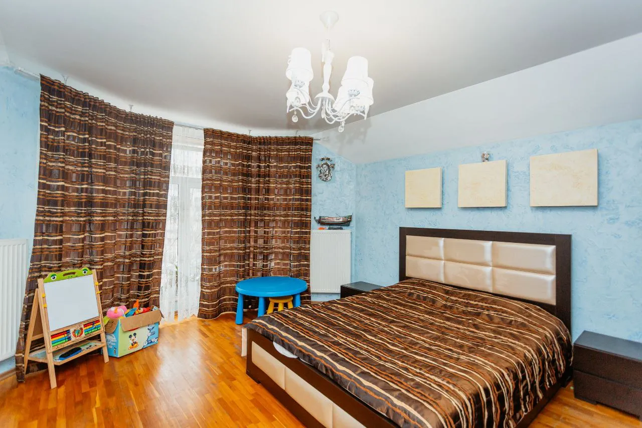 Кишинев Центр ул. Александр чел Бун 7