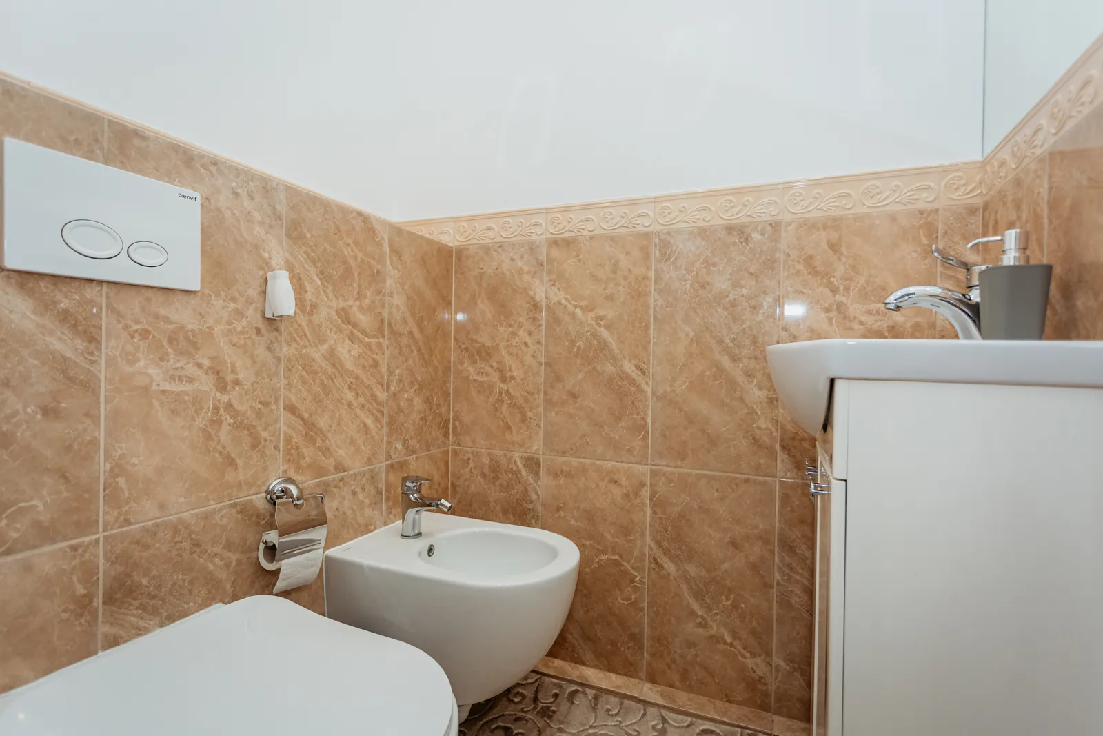 Chișinău Buiucani str. Alba Iulia 11