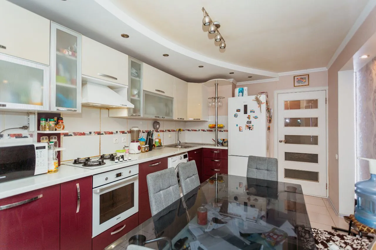 Кишинев Ботаника бул. Куза Водэ 8