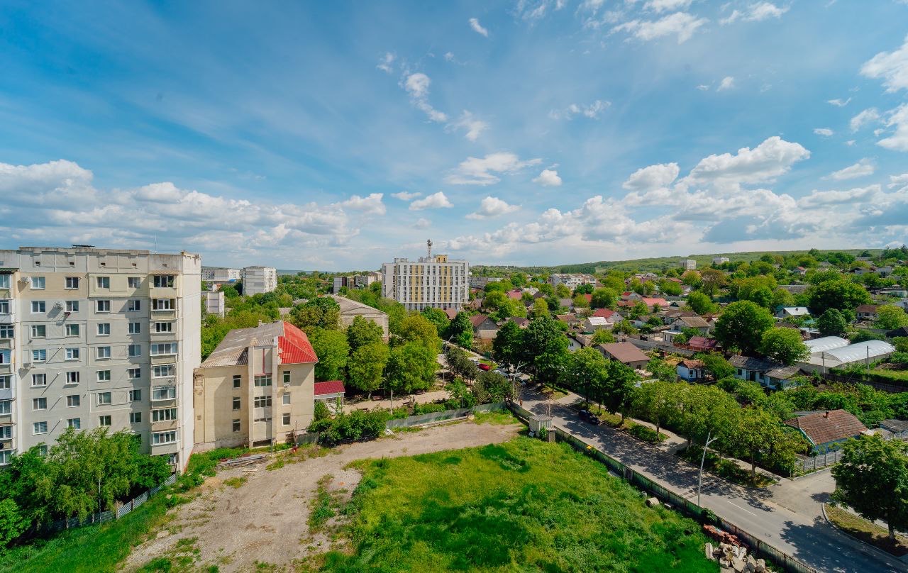 Strășeni Centru str. Ștefan cel Mare și Sfânt 17