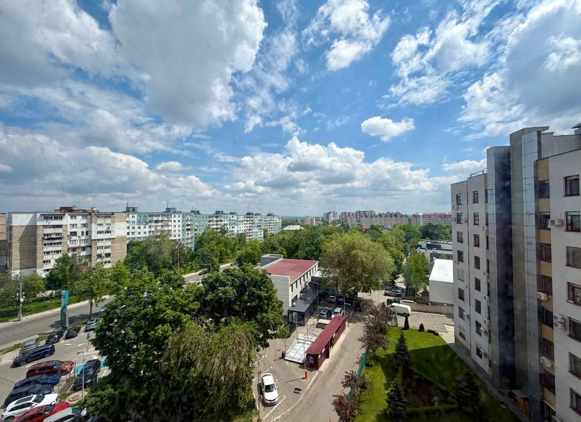 Chișinău Botanica str. Grenoble 9
