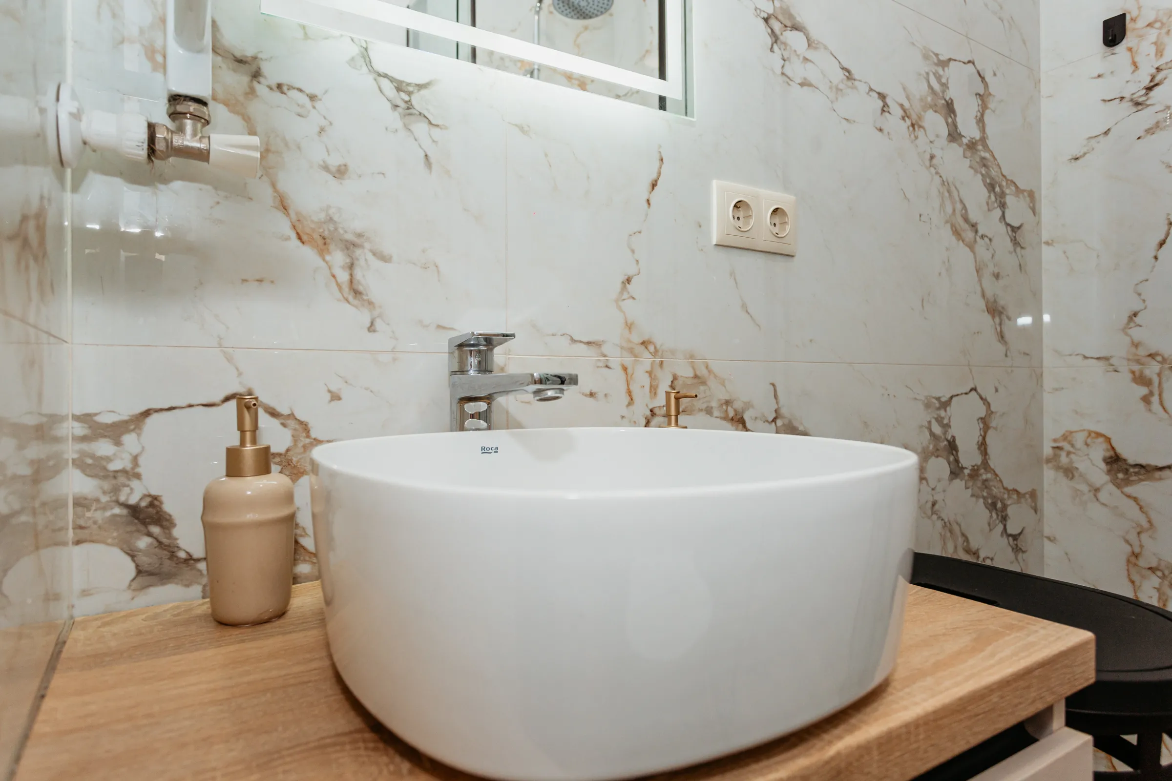 Chișinău Buiucani str. Ion Luca Caragiale  8