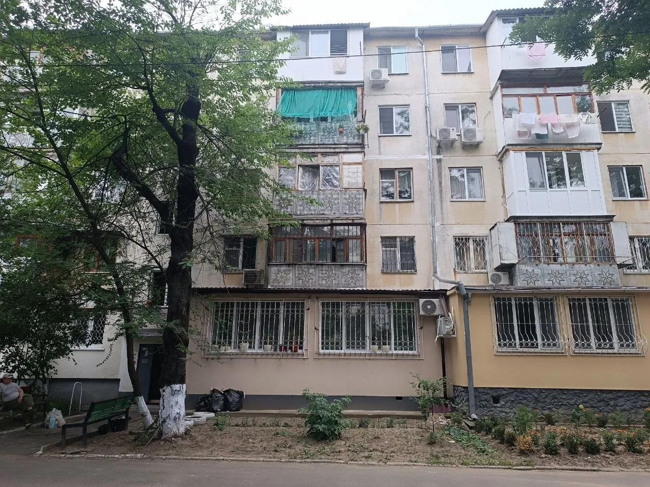 Chisinau Botanica str. Trandafirilor 10