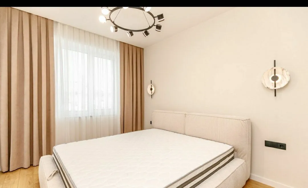 Яловень, Периферия ул. Арцарилор 4