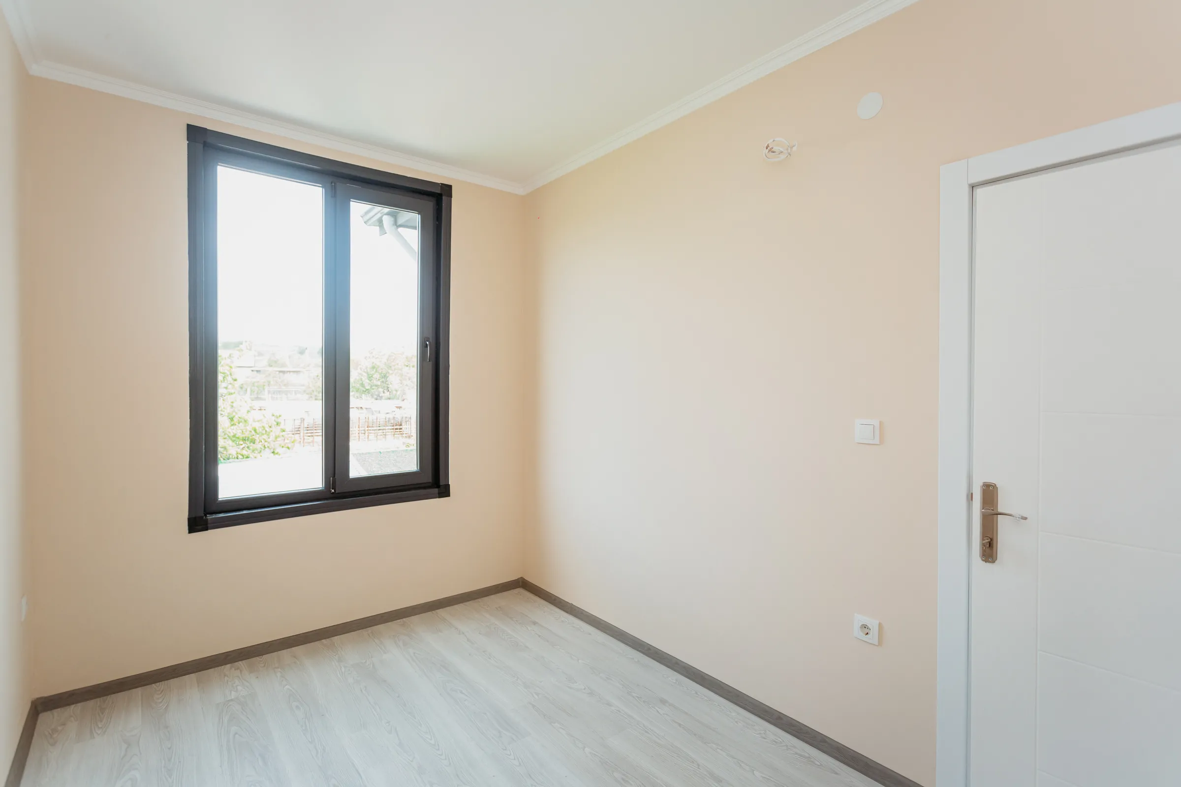 Ialoveni Nimoreni str. Codrilor 12
