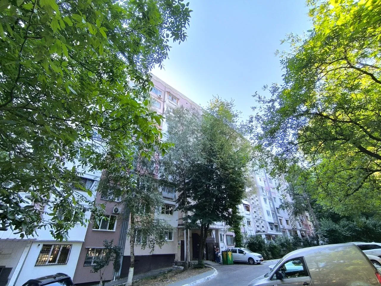 Chișinău Buiucani str. Onisifor Ghibu 12