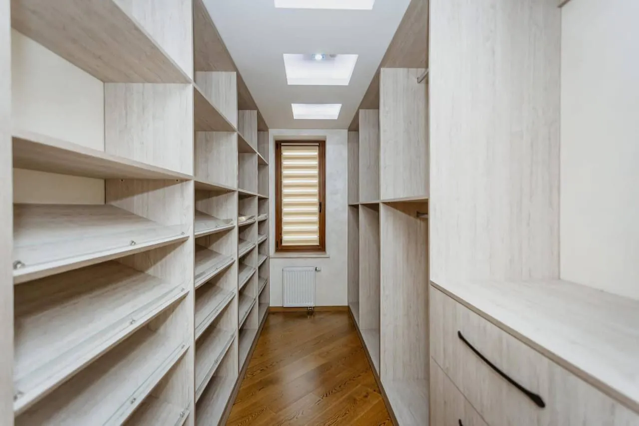 Кишинев Буюканы ул. Парис 21