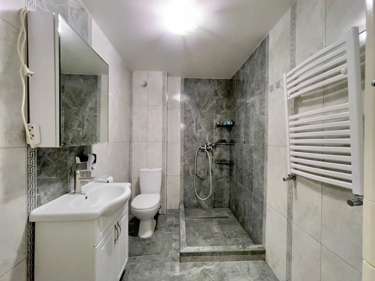 Ialoveni, Centru str. Prieteniei 9