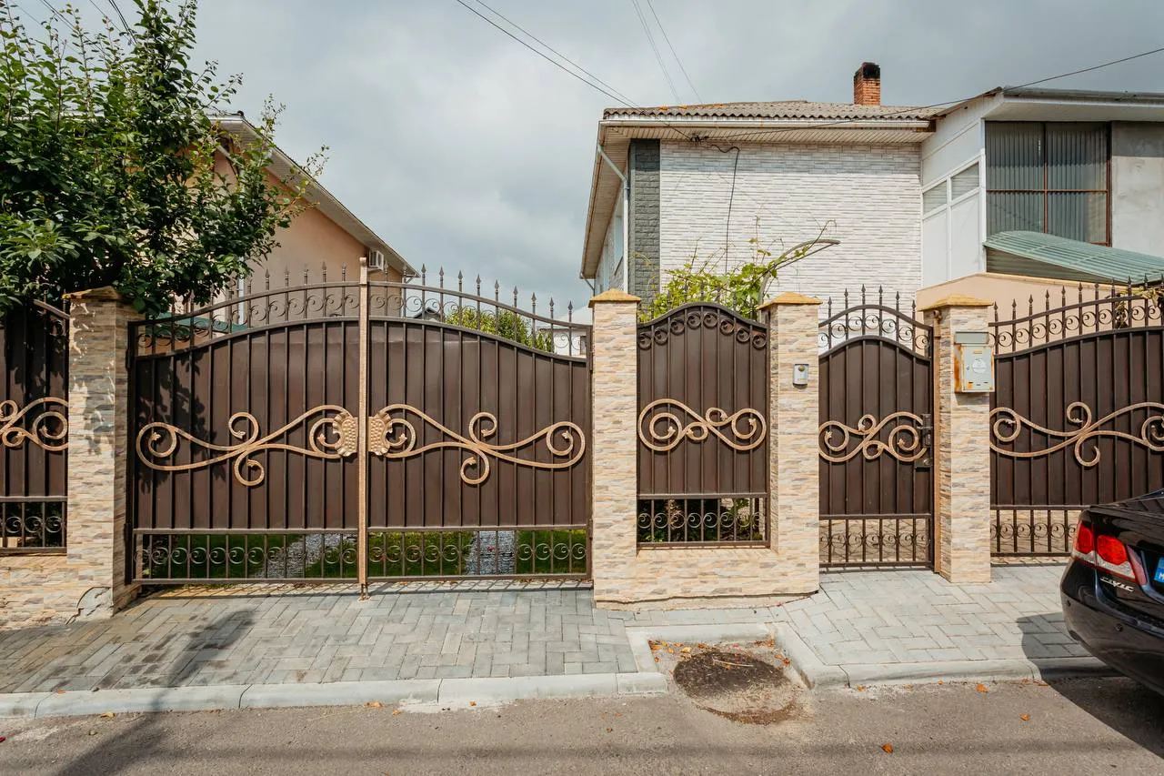 Chișinău Stăuceni str. Miorița 16