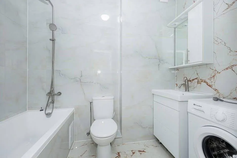 Chișinău Buiucani str. Onisifor Ghibu 4