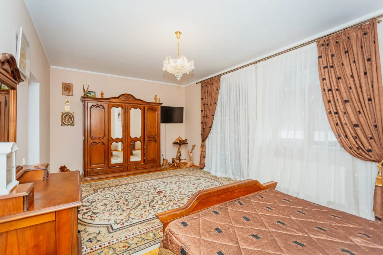 Кишинев Кодру ул. Сфынтул Петру 10
