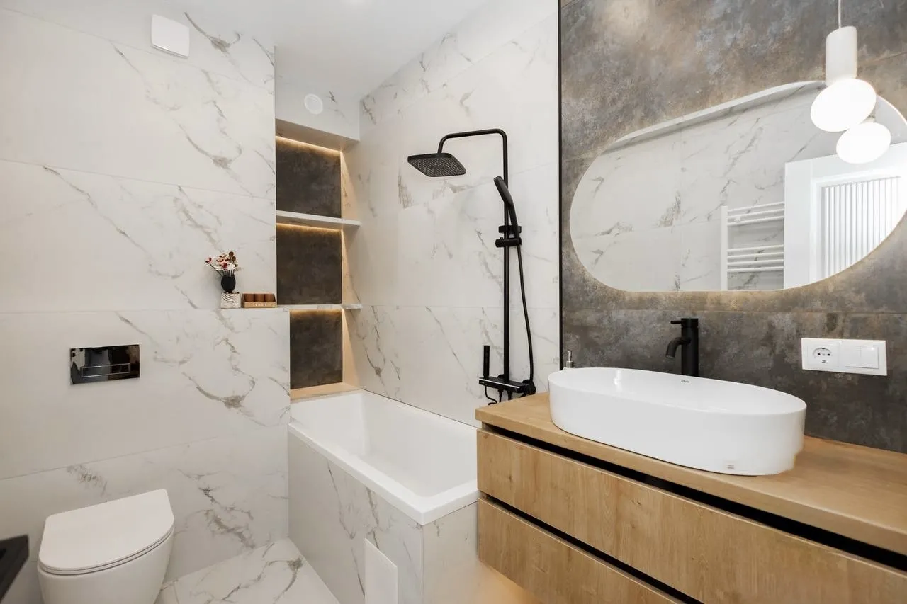 Ialoveni, Centru str. Alexandru cel Bun 11