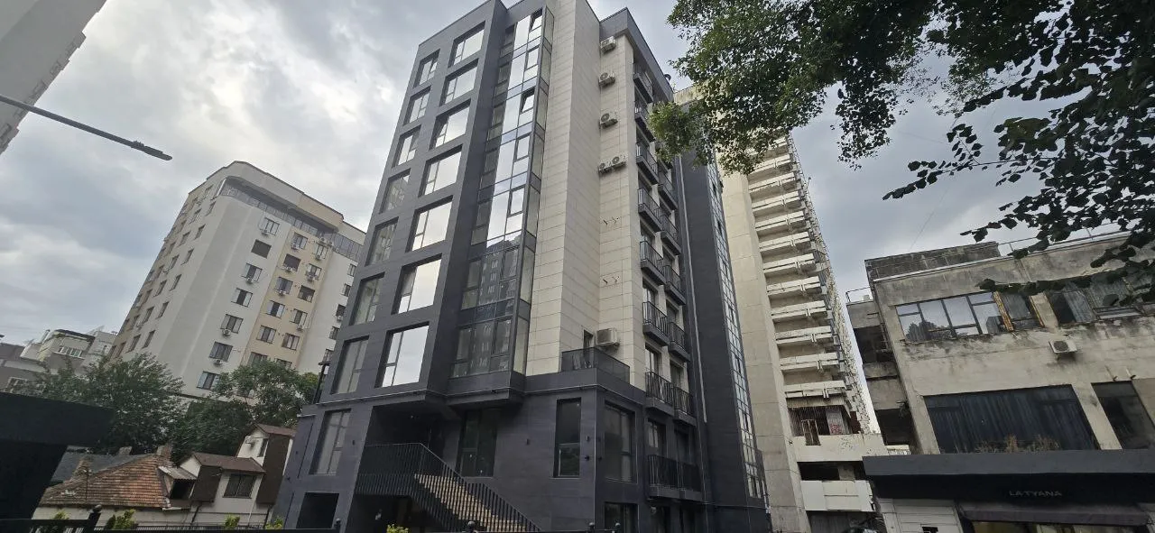 Chișinău Centru bd. Ștefan cel Mare și Sfânt  7