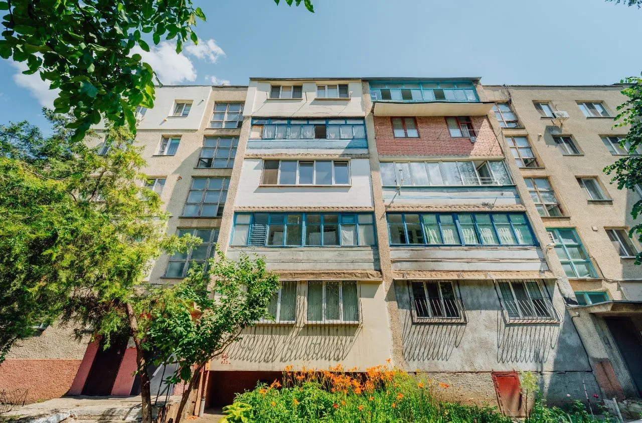 Chișinău Botanica str. Grenoble 16