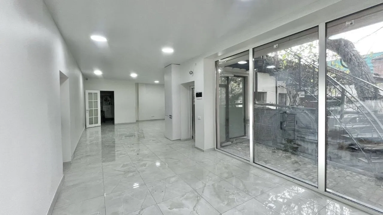 Chișinău Centru bd. Ștefan cel Mare și Sfânt 4