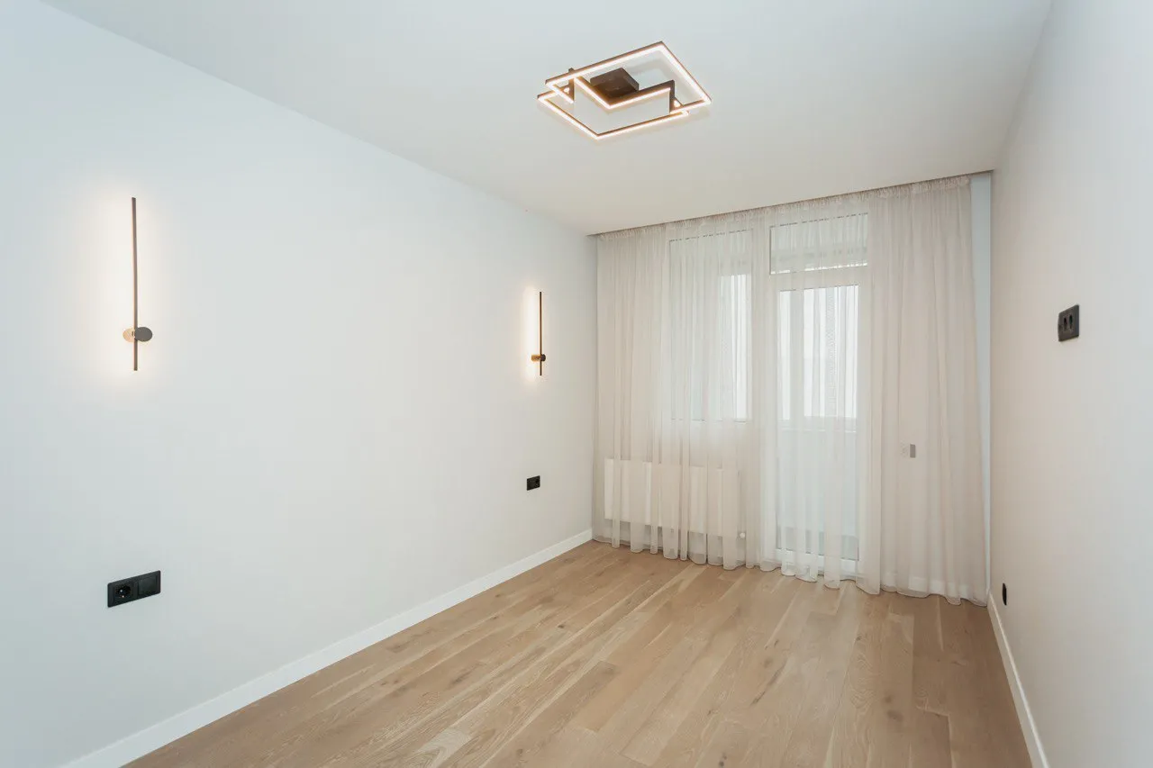 Chișinău Botanica str. Grenoble 4