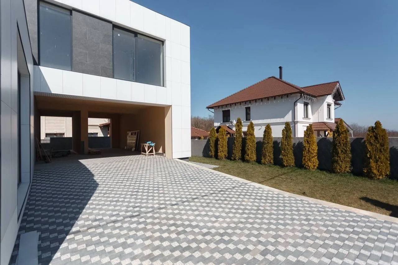 Chișinău Dumbrava, Poiana Domnească str-la. 9 Tineretului 5