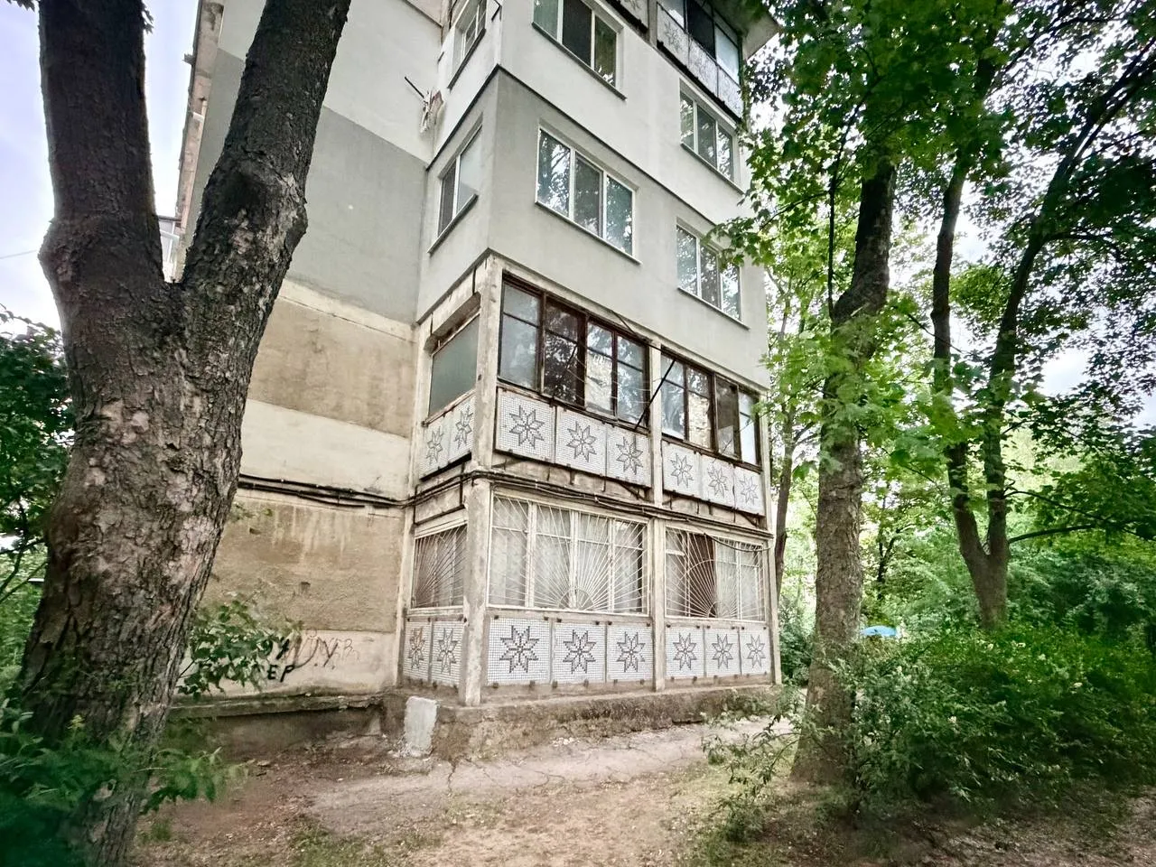 Chișinău Botanica str. Hristo Botev 11