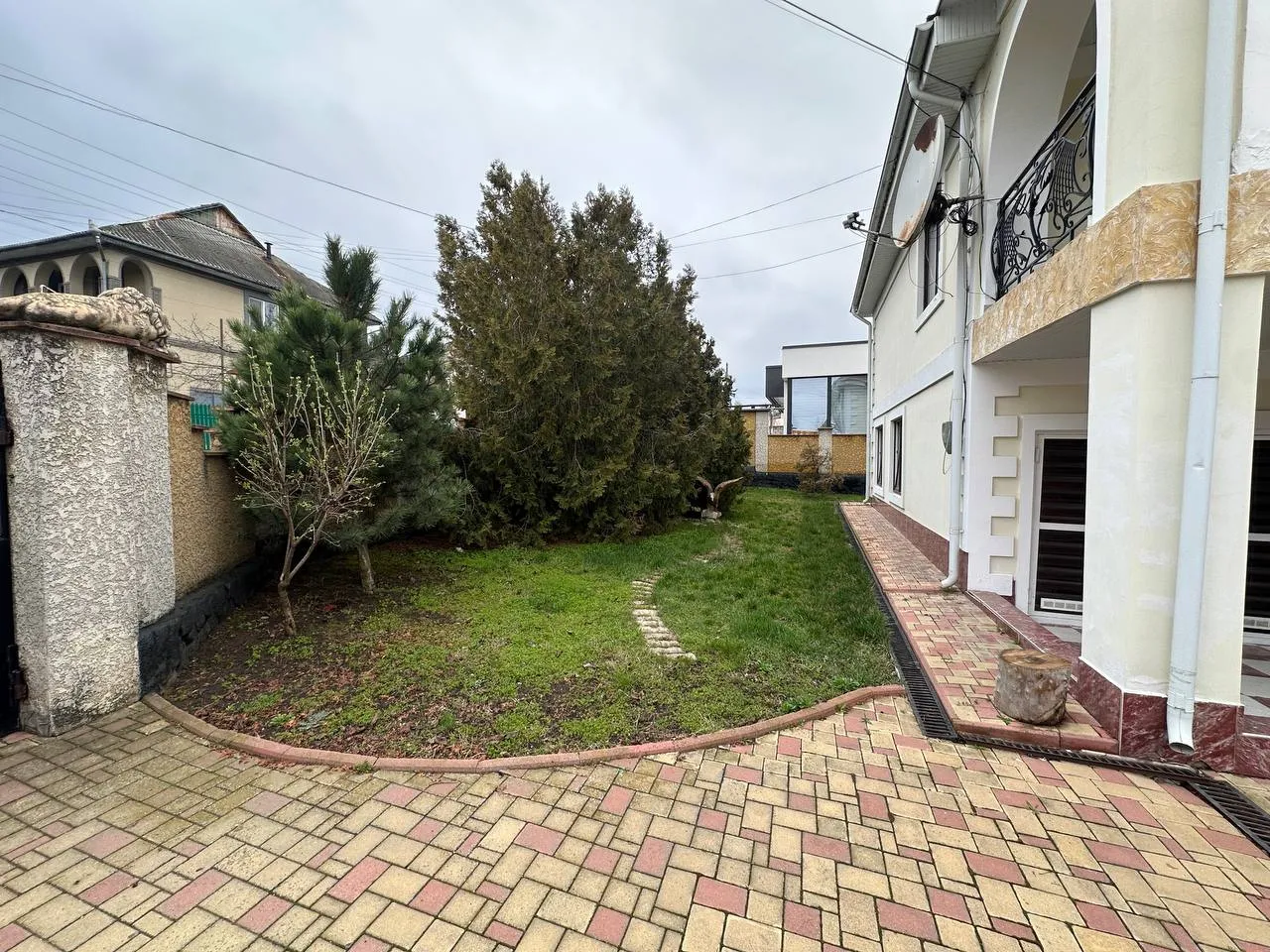 Страшены Кожушна пер. Флорилор 13