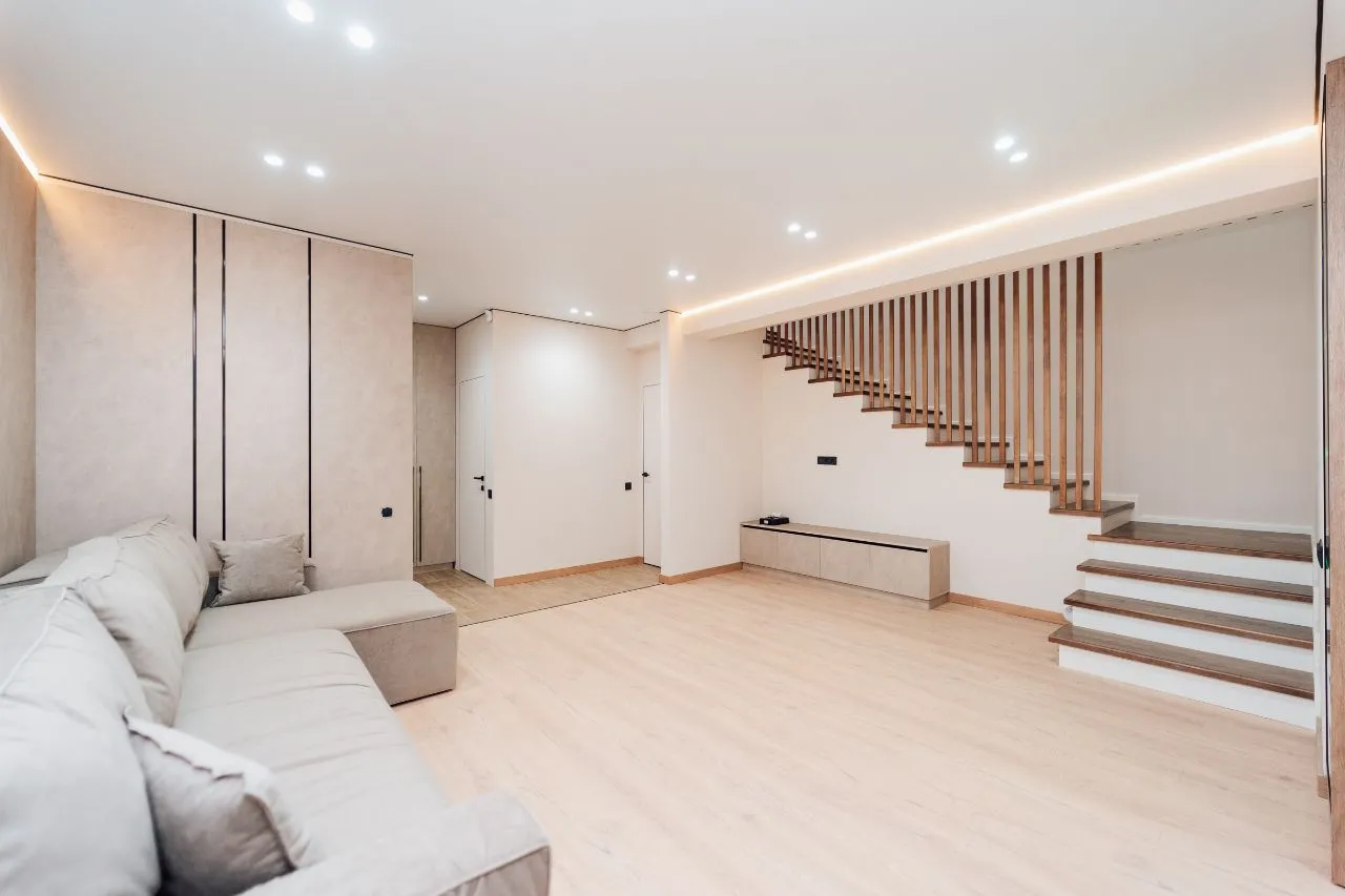 Яловень, Окрайна ул. 31 августа 1989 9