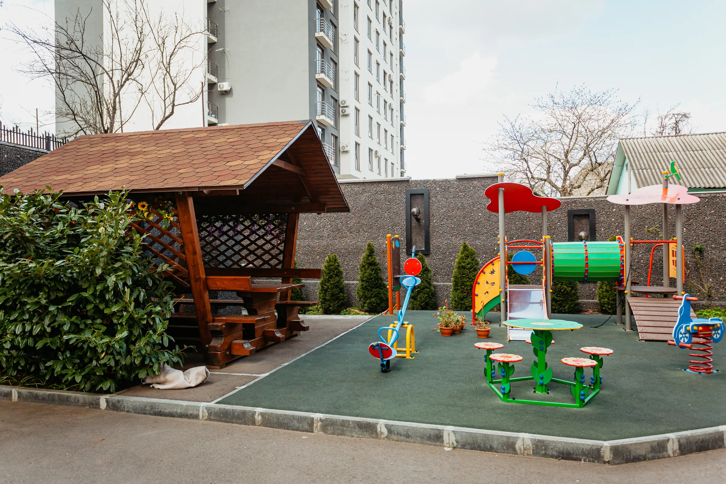 Chișinău Buiucani str. Ion Luca Caragiale  12