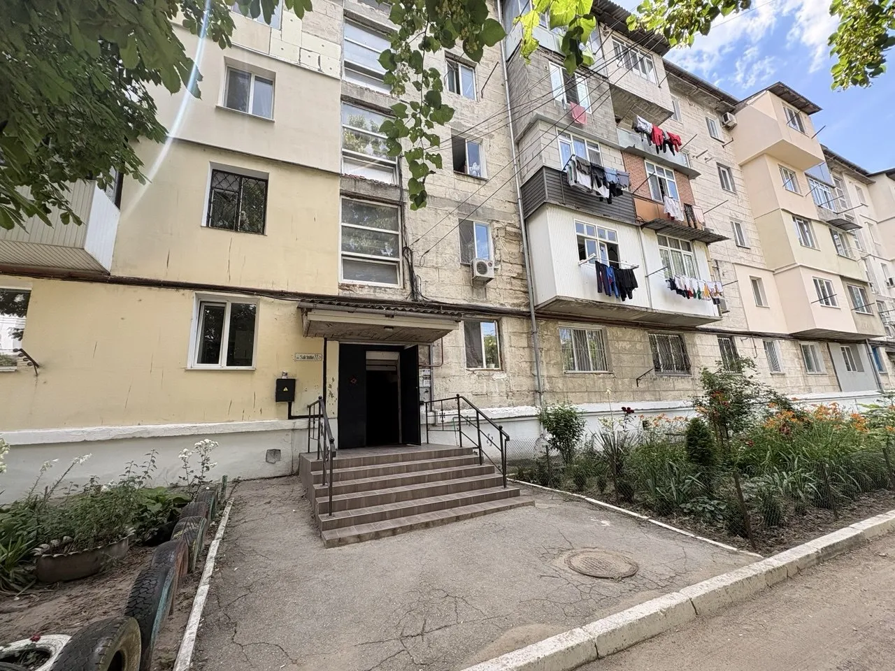 Chișinău Botanica str. Salcâmilor 5