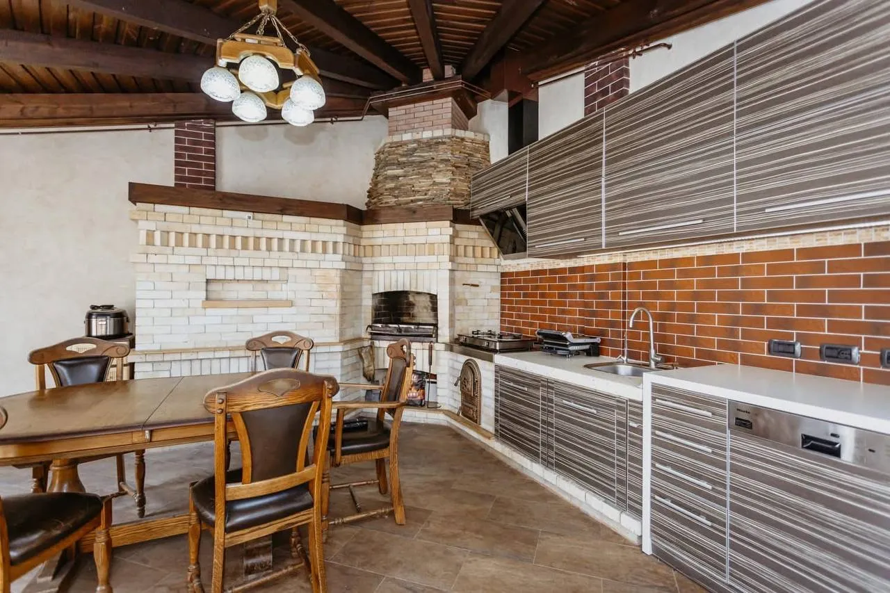 Кишинев Буюканы ул. Парис 23
