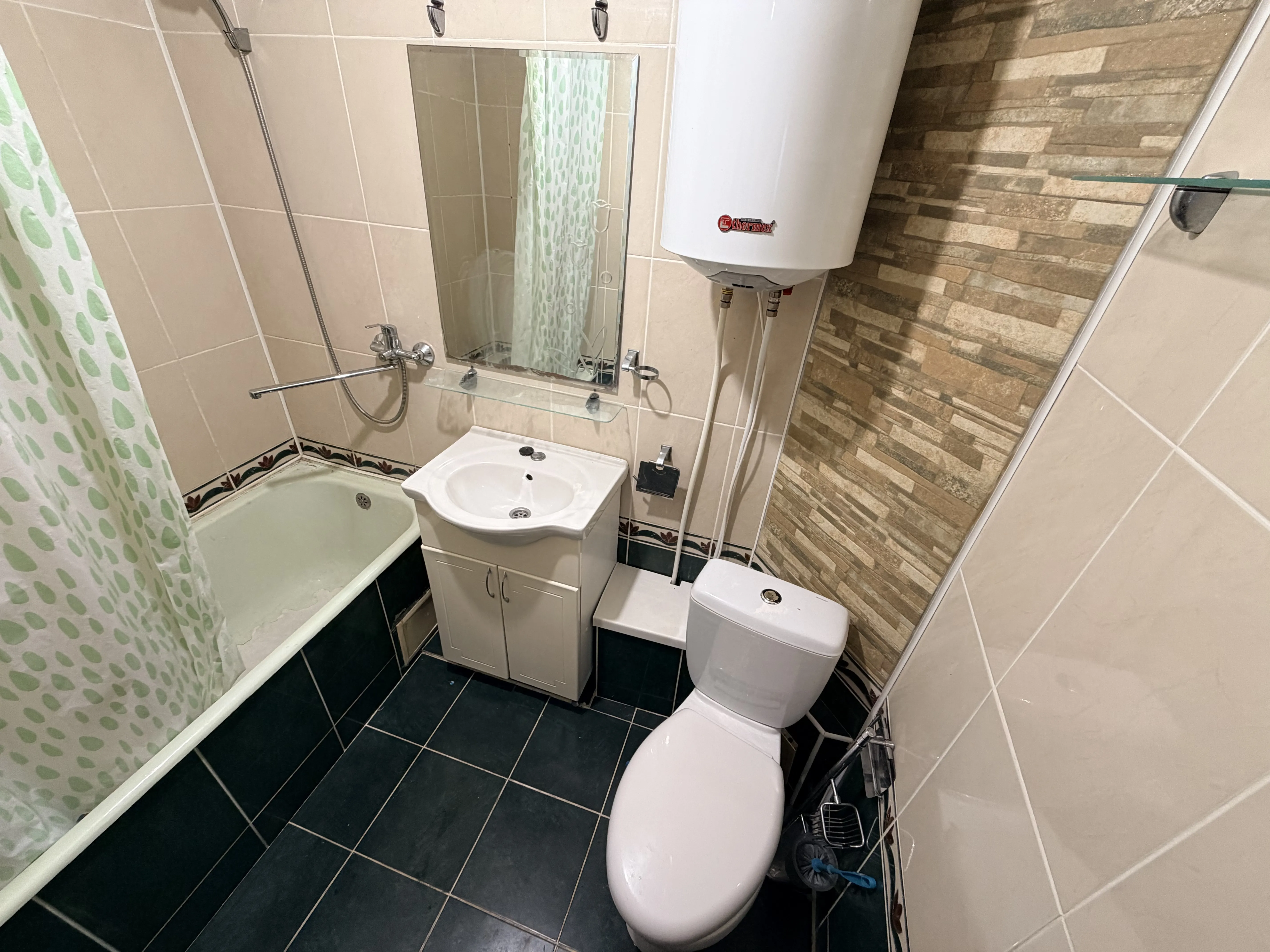 Chișinău Rîșcani str. Miron Costin 6