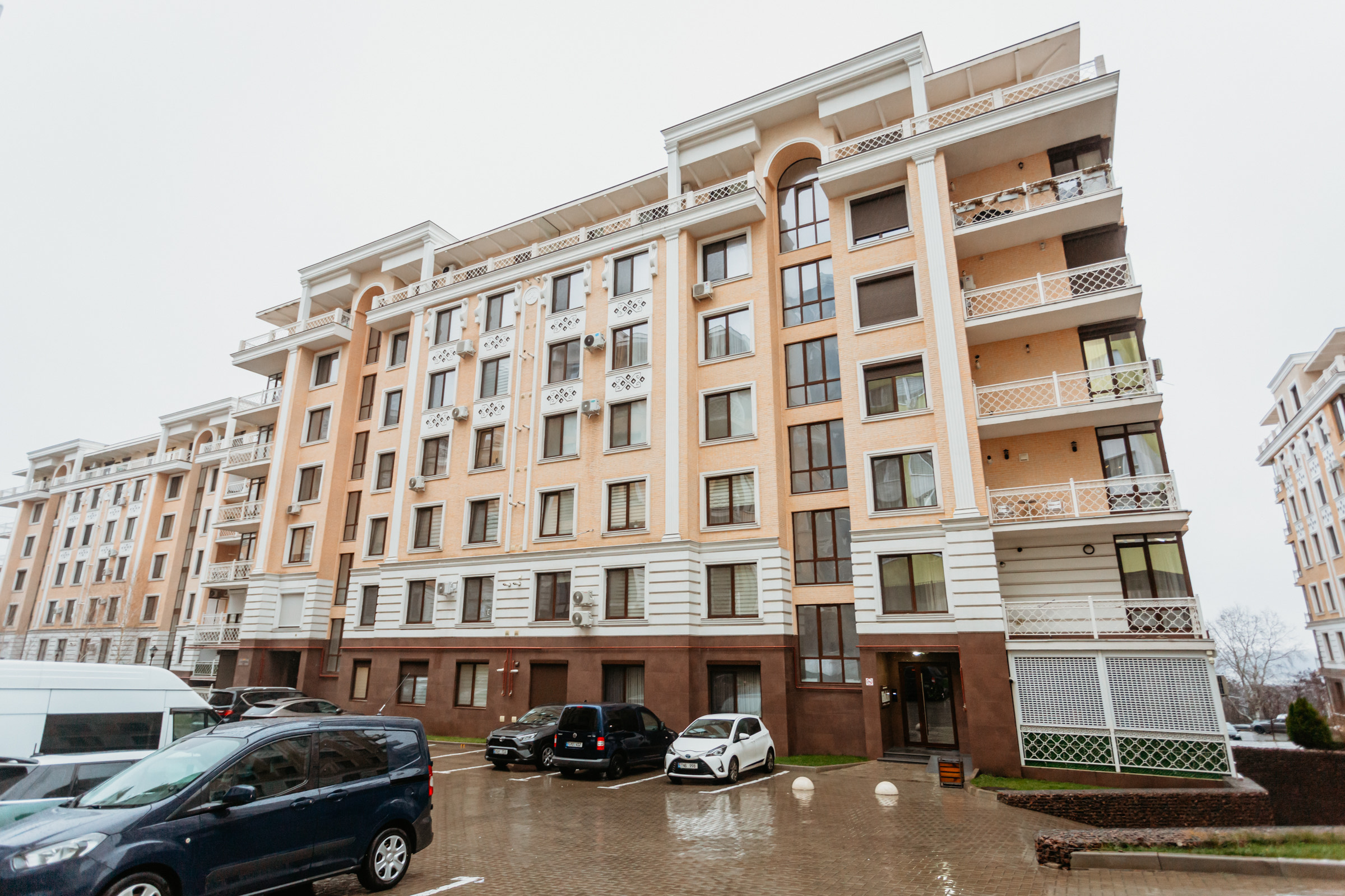 Chișinău Buiucani str. Liviu Deleanu 10