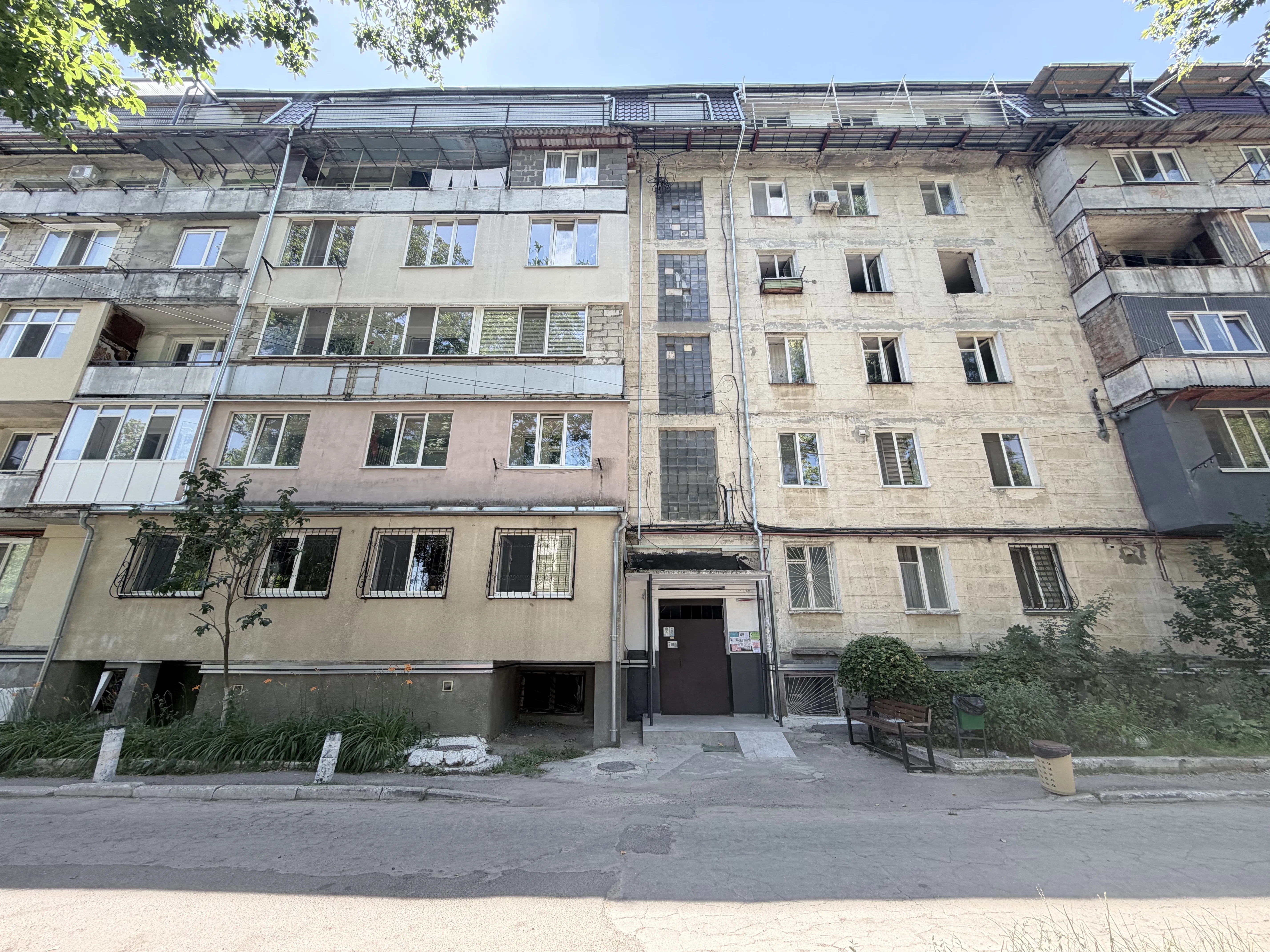 Chișinău Buiucani str. Alba Iulia 4