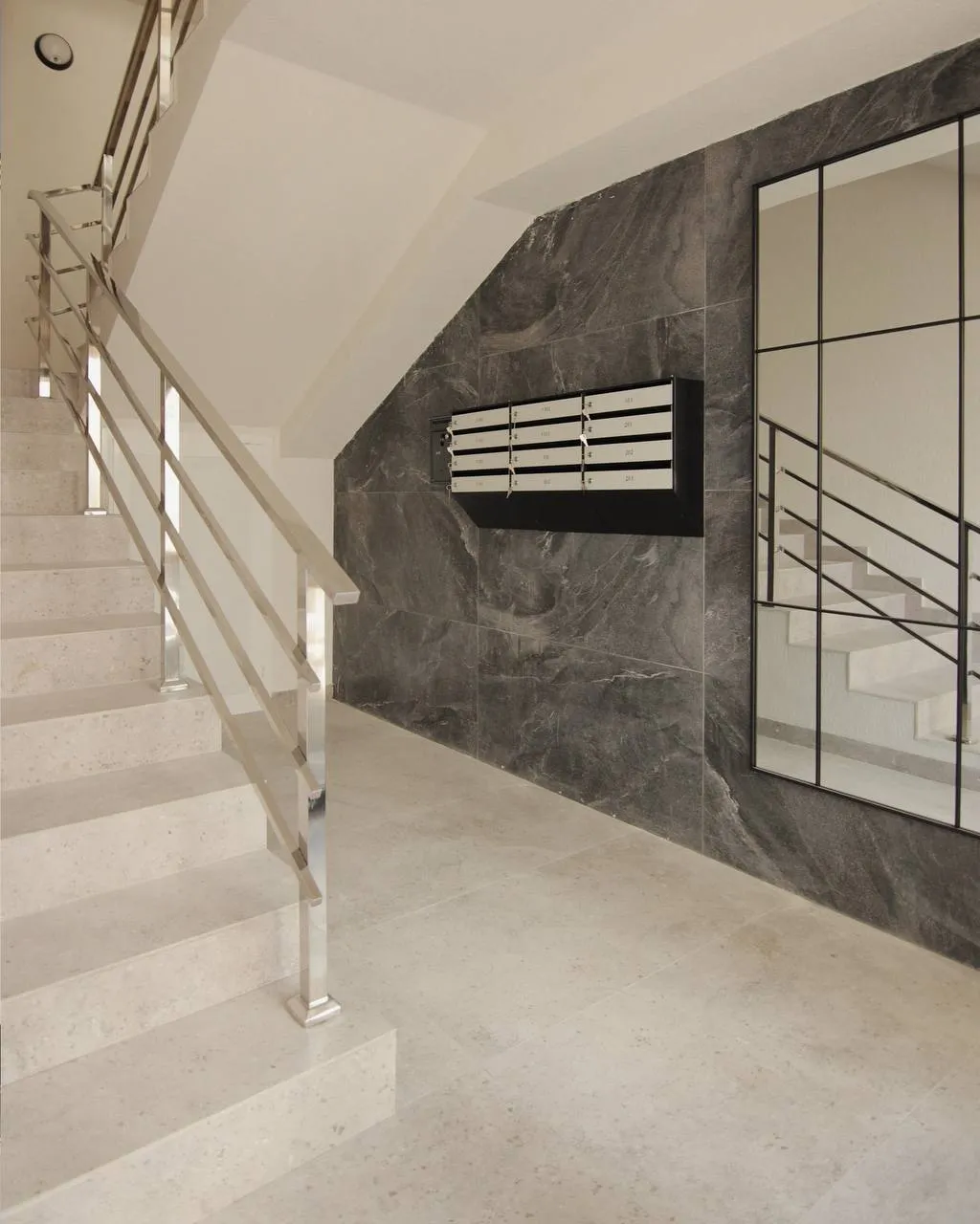 Ialoveni, Centru str. Grigore Vieru 8