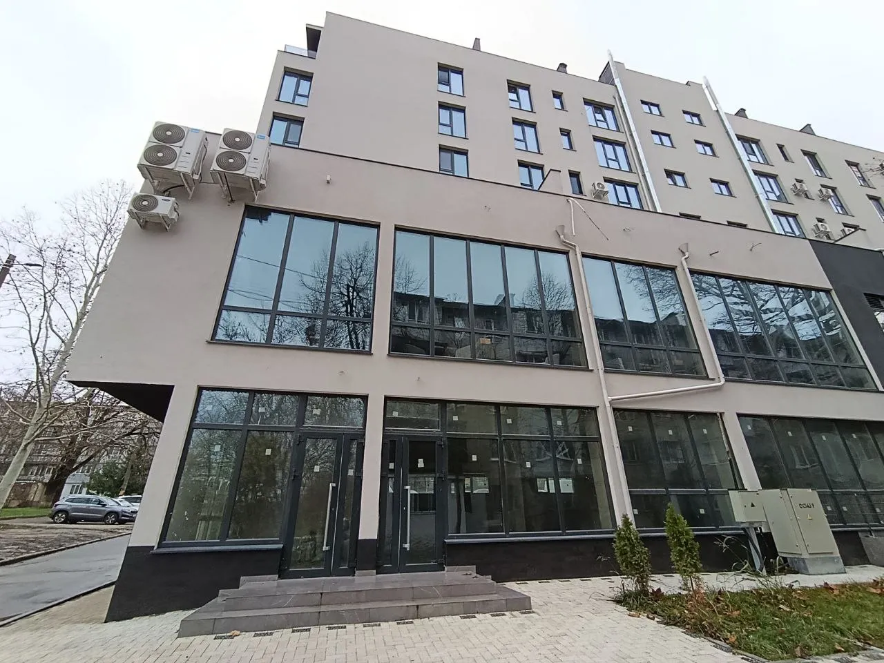 Chișinău Botanica str. Independenței 1