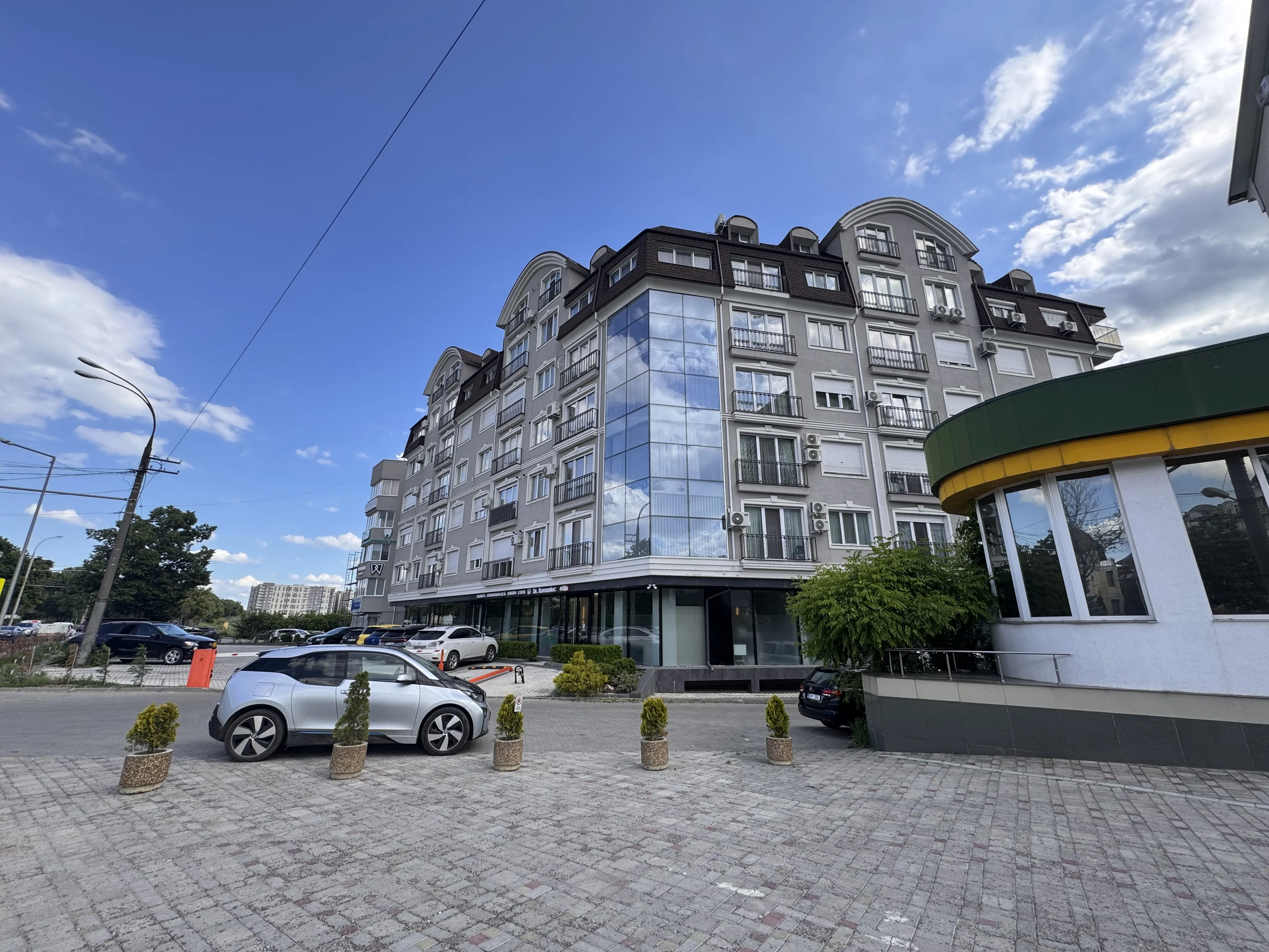 Chișinău Botanica str. Grenoble 1
