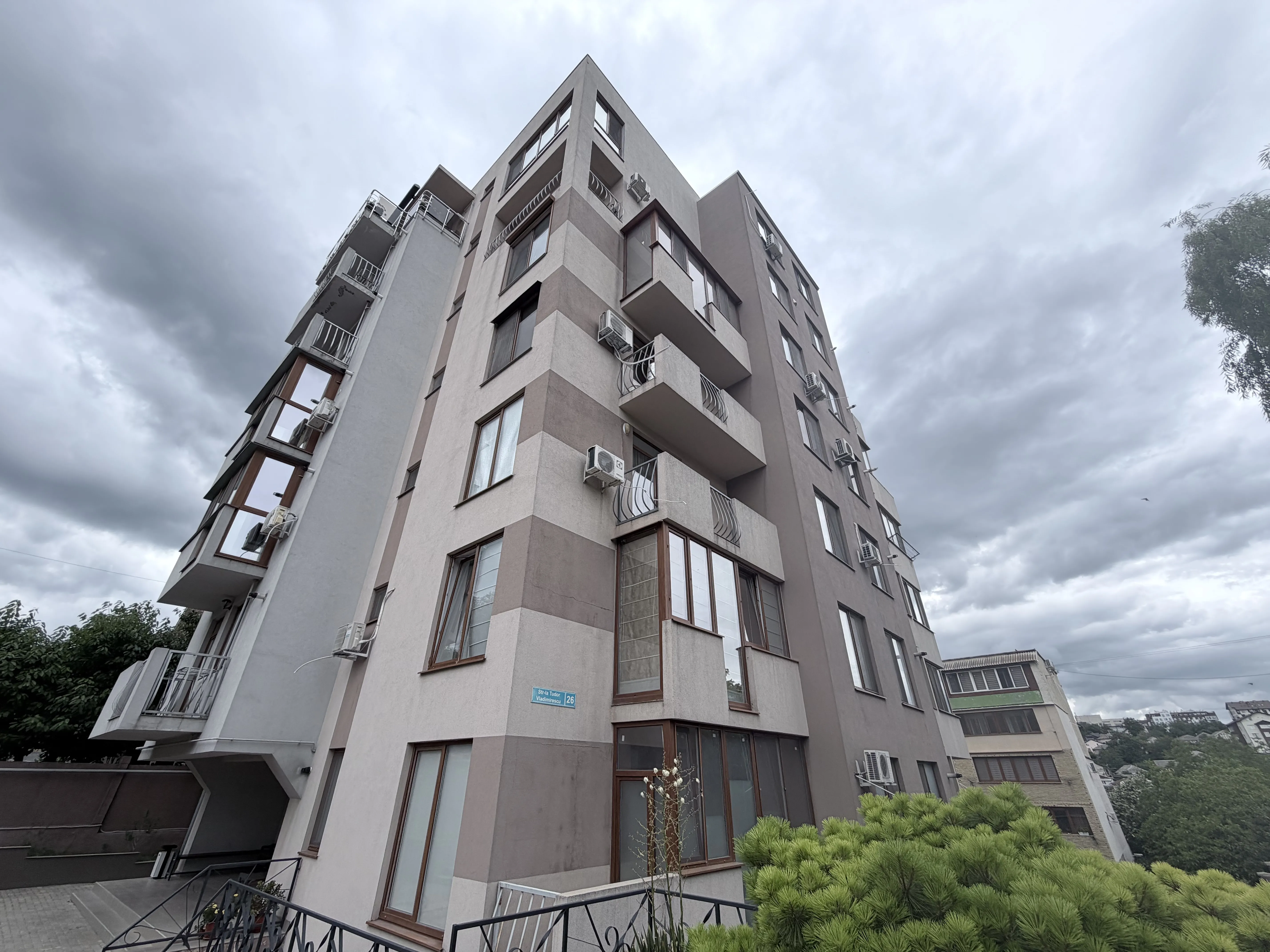 Chișinău Buiucani Tudor Vladimirescu 27 33