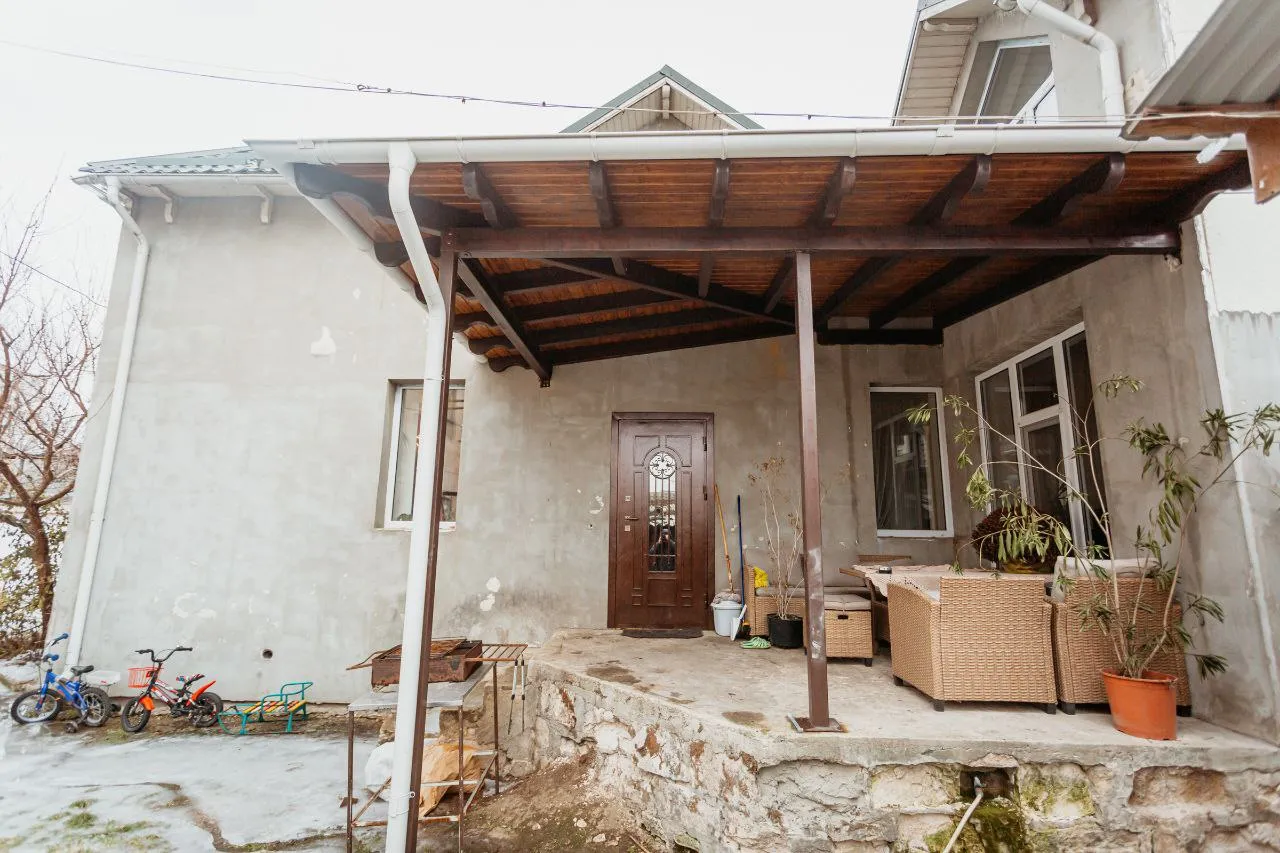 Кишинев Центр ул. Александр чел Бун 15