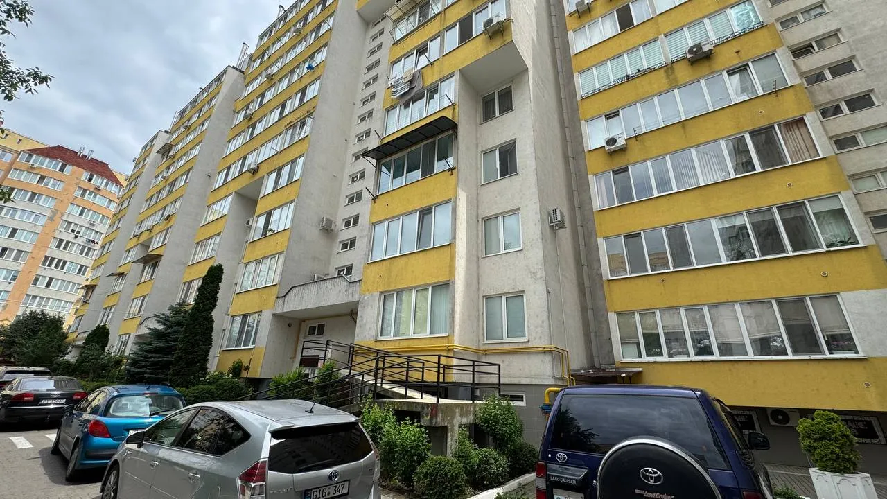 Chișinău Buiucani str. Alba Iulia 18
