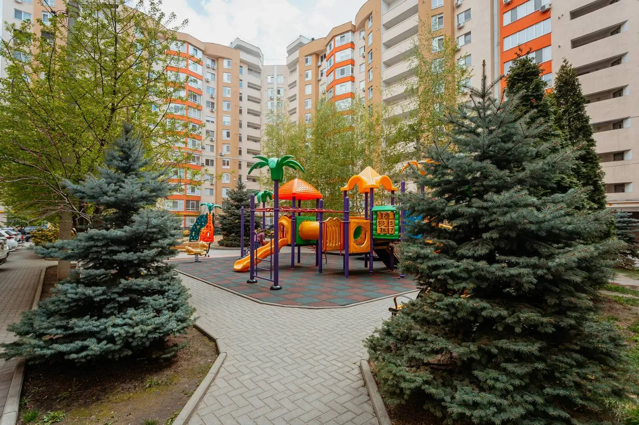 Кишинев Чокана ул. Джинта Латинэ 8