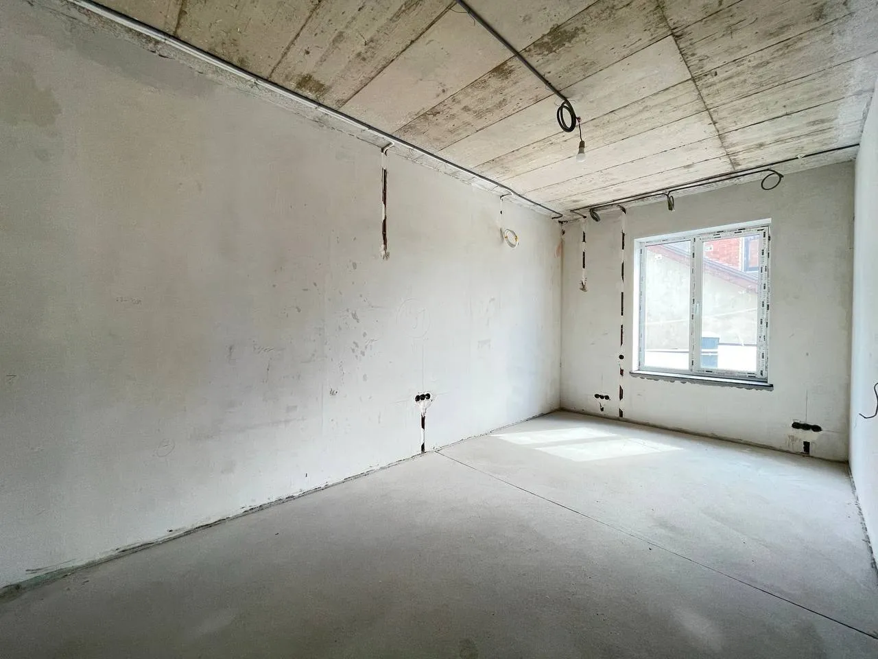 Ialoveni, Centru str. Arburilor 5