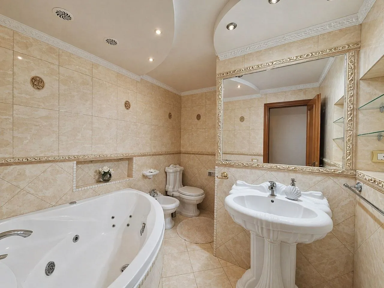 Chișinău Botanica str. Cetatea Albă 10