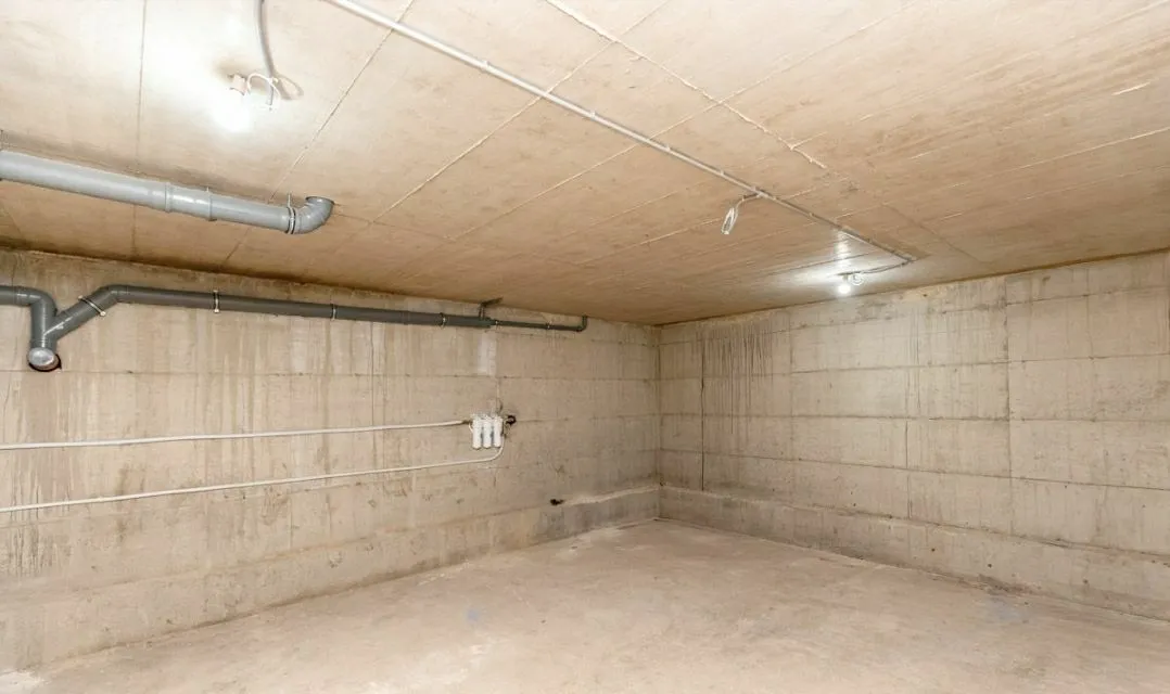 Яловень, Периферия ул. Арцарилор 10