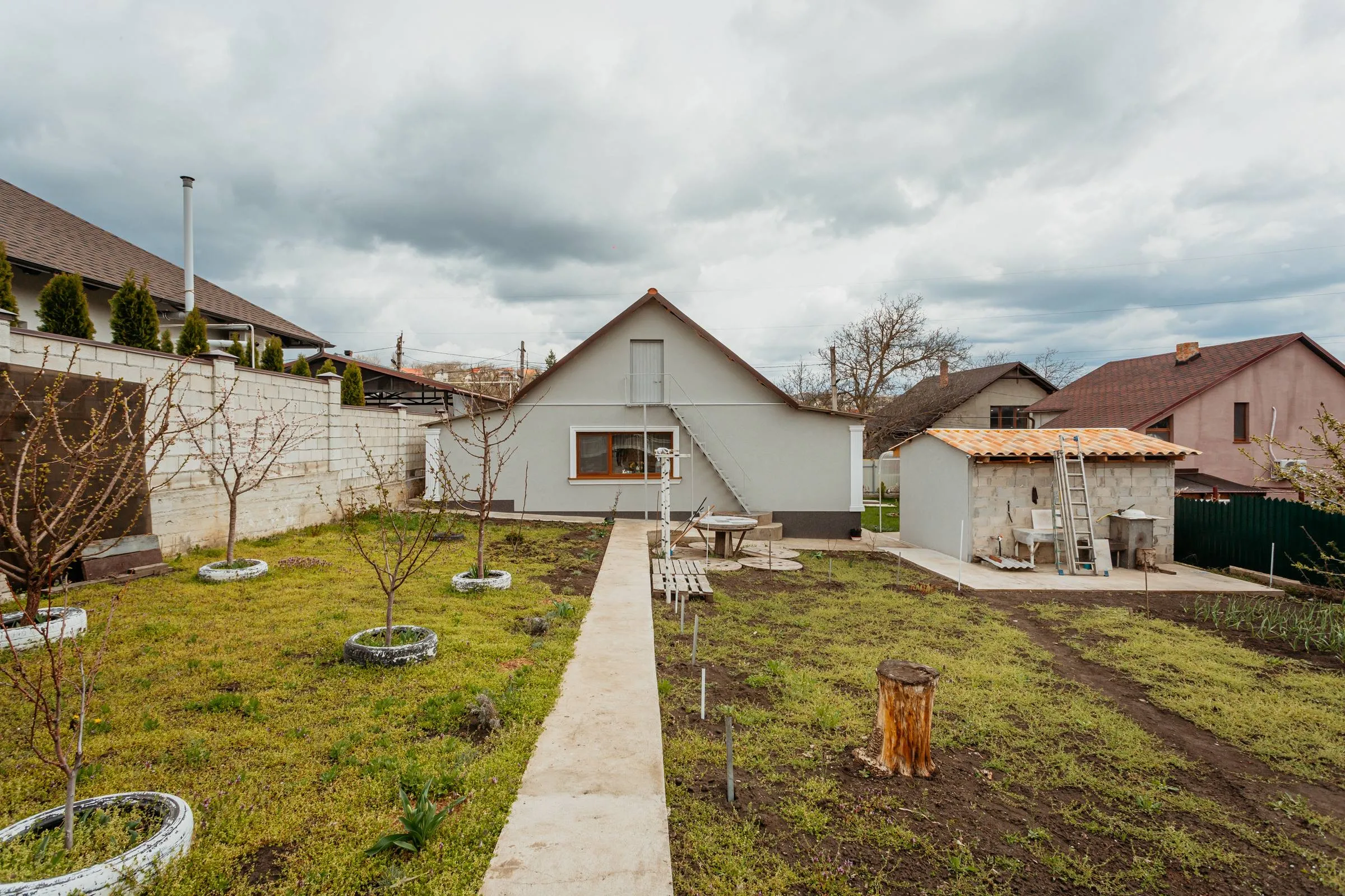 Chișinău Tohatin str. Liliacul Roz  11