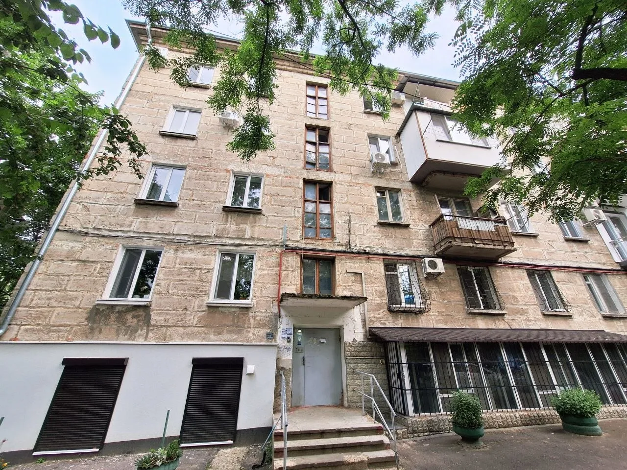 Chișinău Centru str. George Coșbuc 11