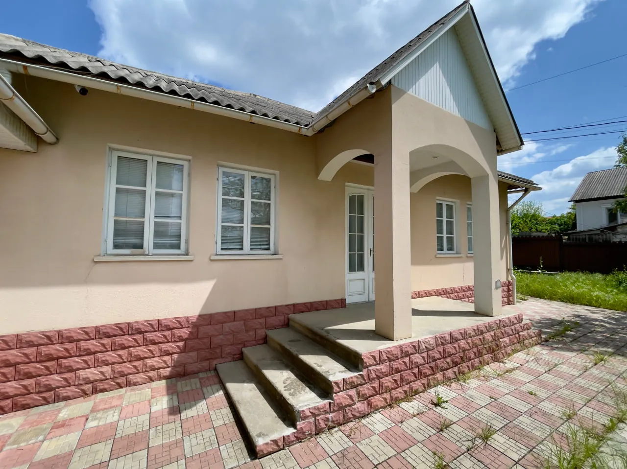 Ialoveni, Centru str. Basarabia 1