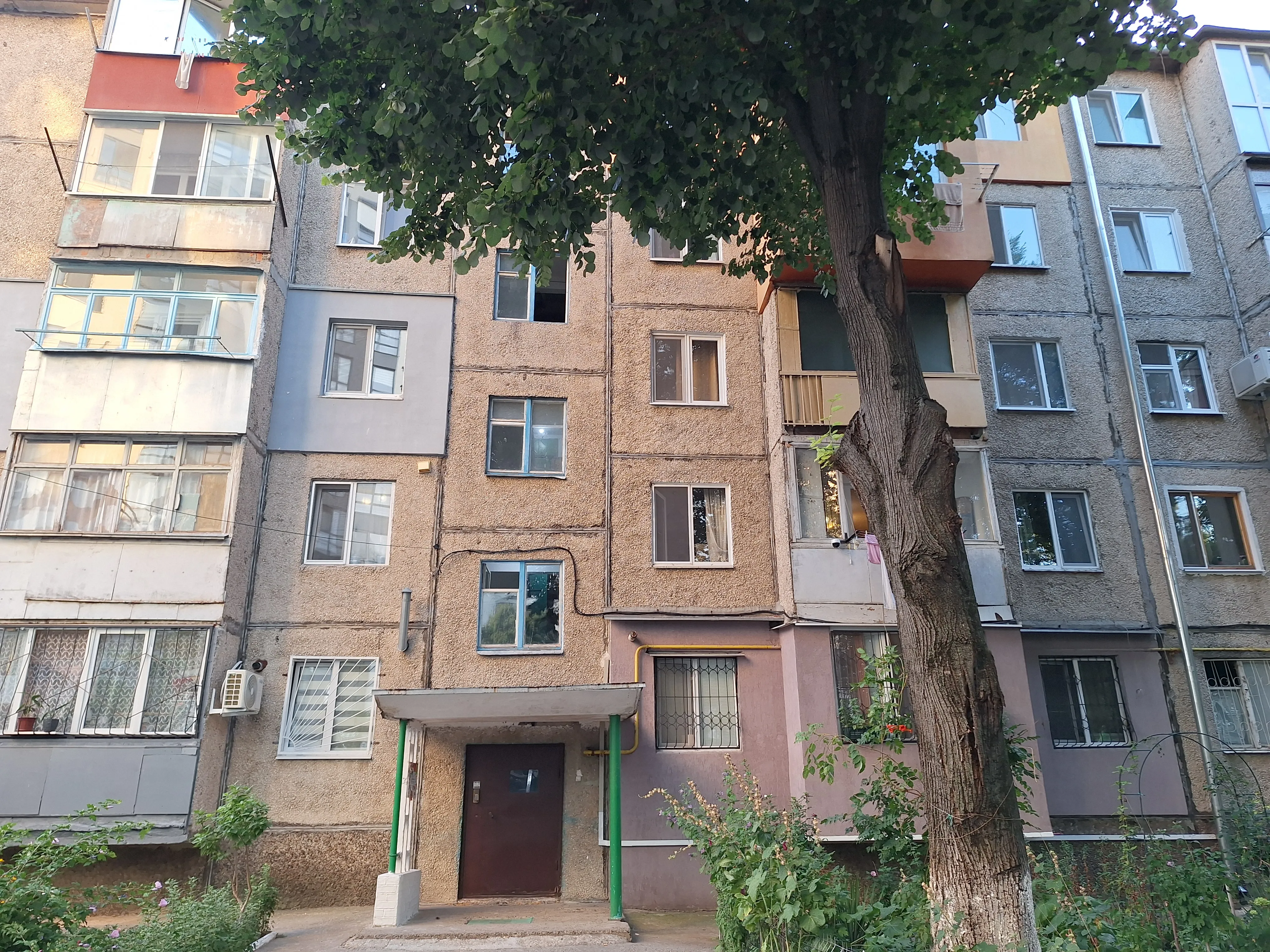 Chișinău Botanica str. Trandafirilor 9
