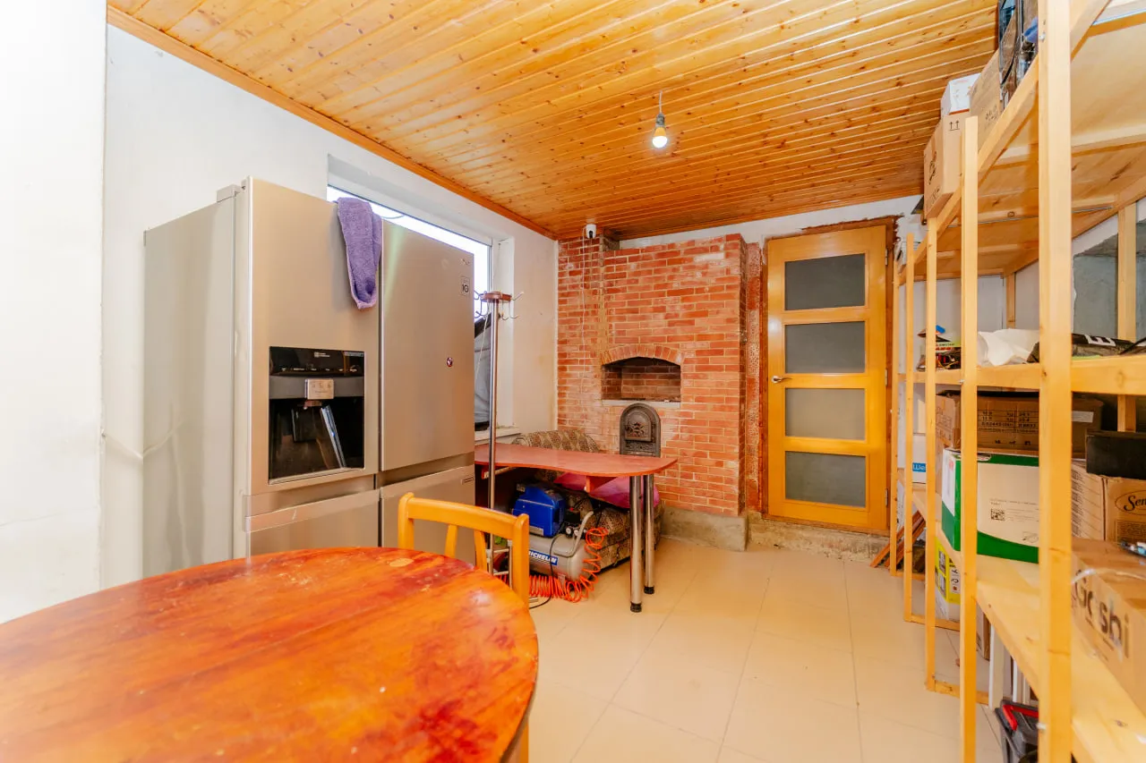 Ialoveni, Centru str. Basarabia 19
