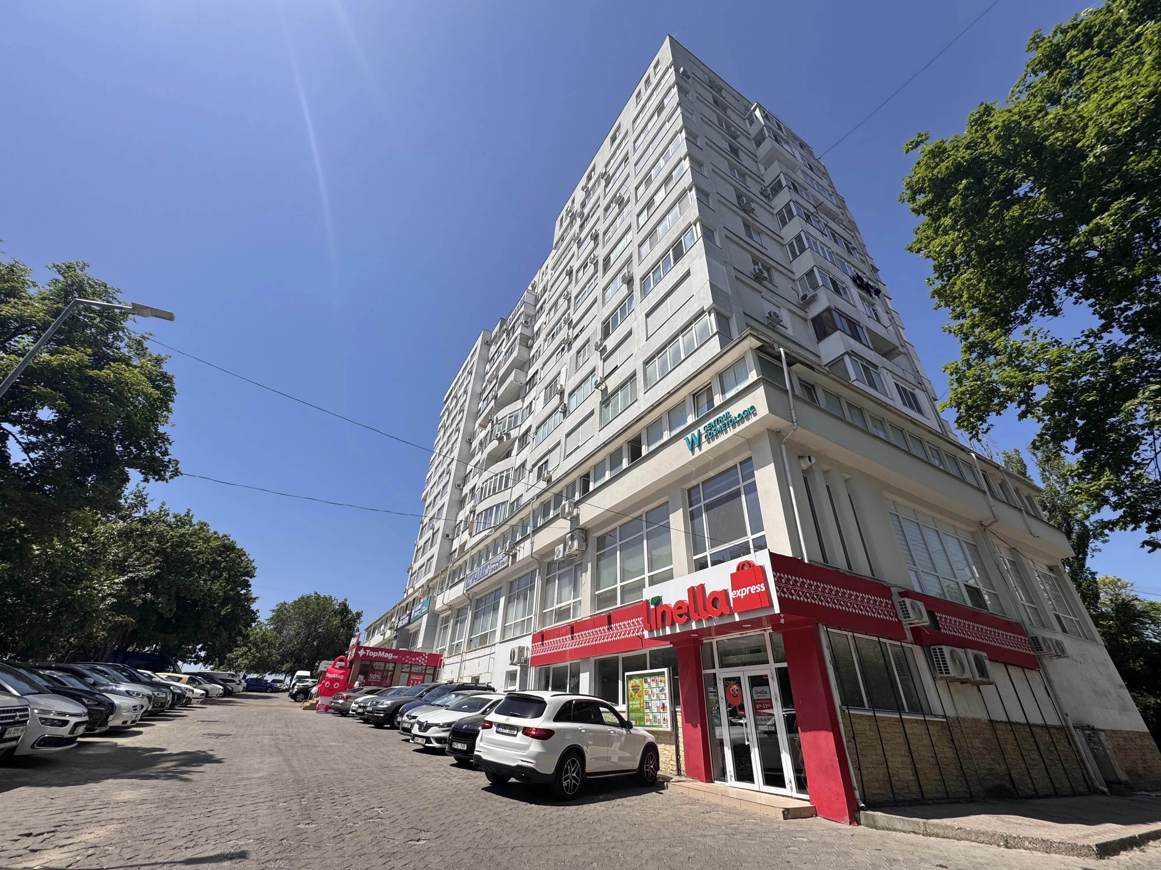 Chișinău Botanica bd. Traian 8