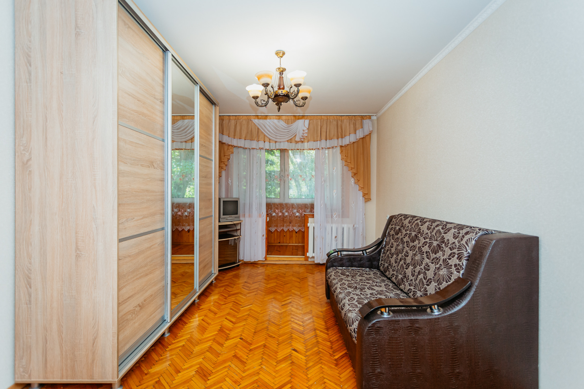 Chișinău Botanica str. Trandafirilor 4