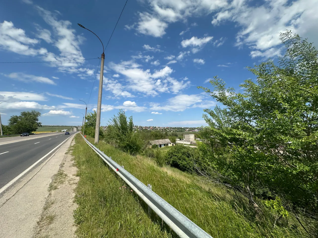 Кишинев ком. Бэчой с. Стрэистени ул. Архангел Михаил 7