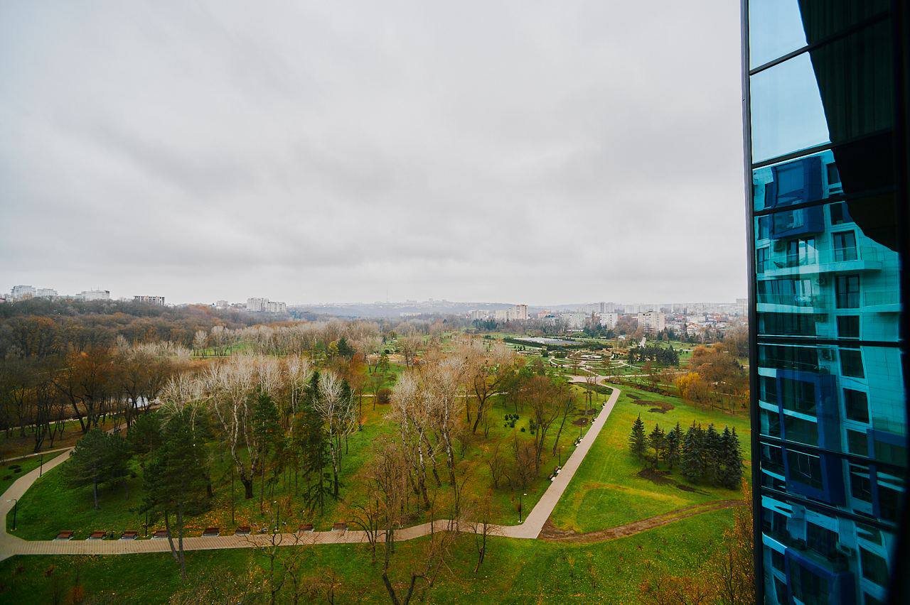 Chișinău Centru bd. Ștefan cel Mare și Sfînt 8